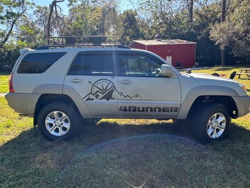 Used 2005 Toyota 4Runner Sport image 9