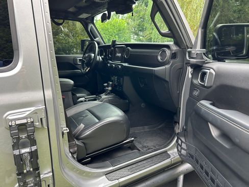 Used 2020 Jeep Gladiator Overland AWD/4WD image 10
