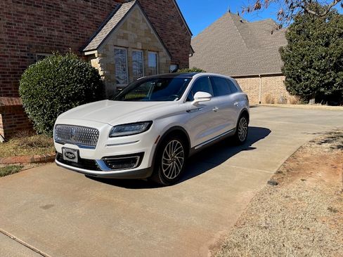Used 2019 Lincoln Nautilus Reserve image 1