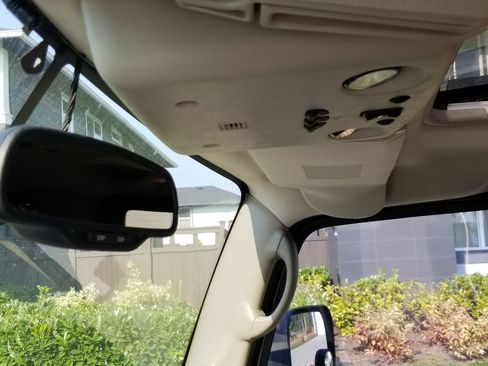 Used 2003 HUMMER H2 w/ Preferred Equipment Group image 19