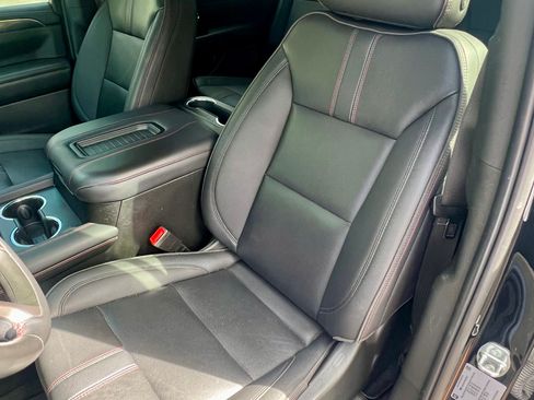 Used 2022 Chevrolet Tahoe RST w/ Luxury Package AWD/4WD image 6
