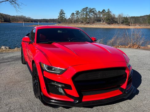 Used 2015 Ford Mustang Premium image 2