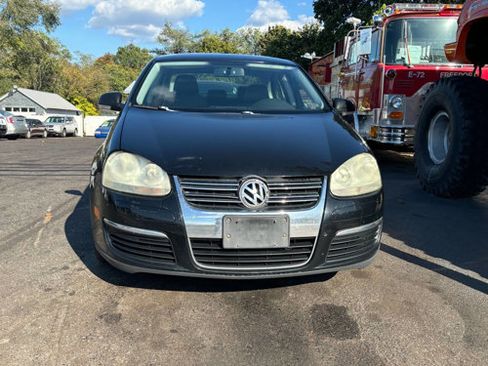Used 2009 Volkswagen Jetta SEL image 2