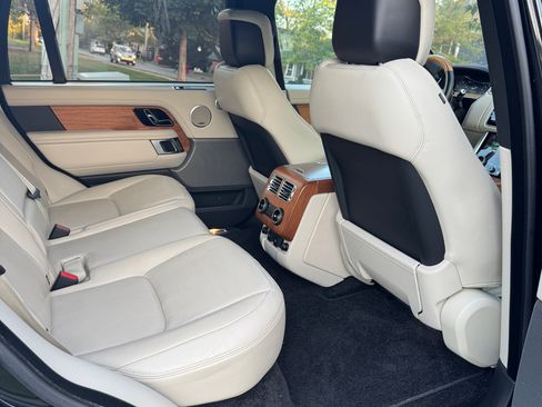 Used 2018 Land Rover Range Rover Long Wheelbase Supercharged image 17