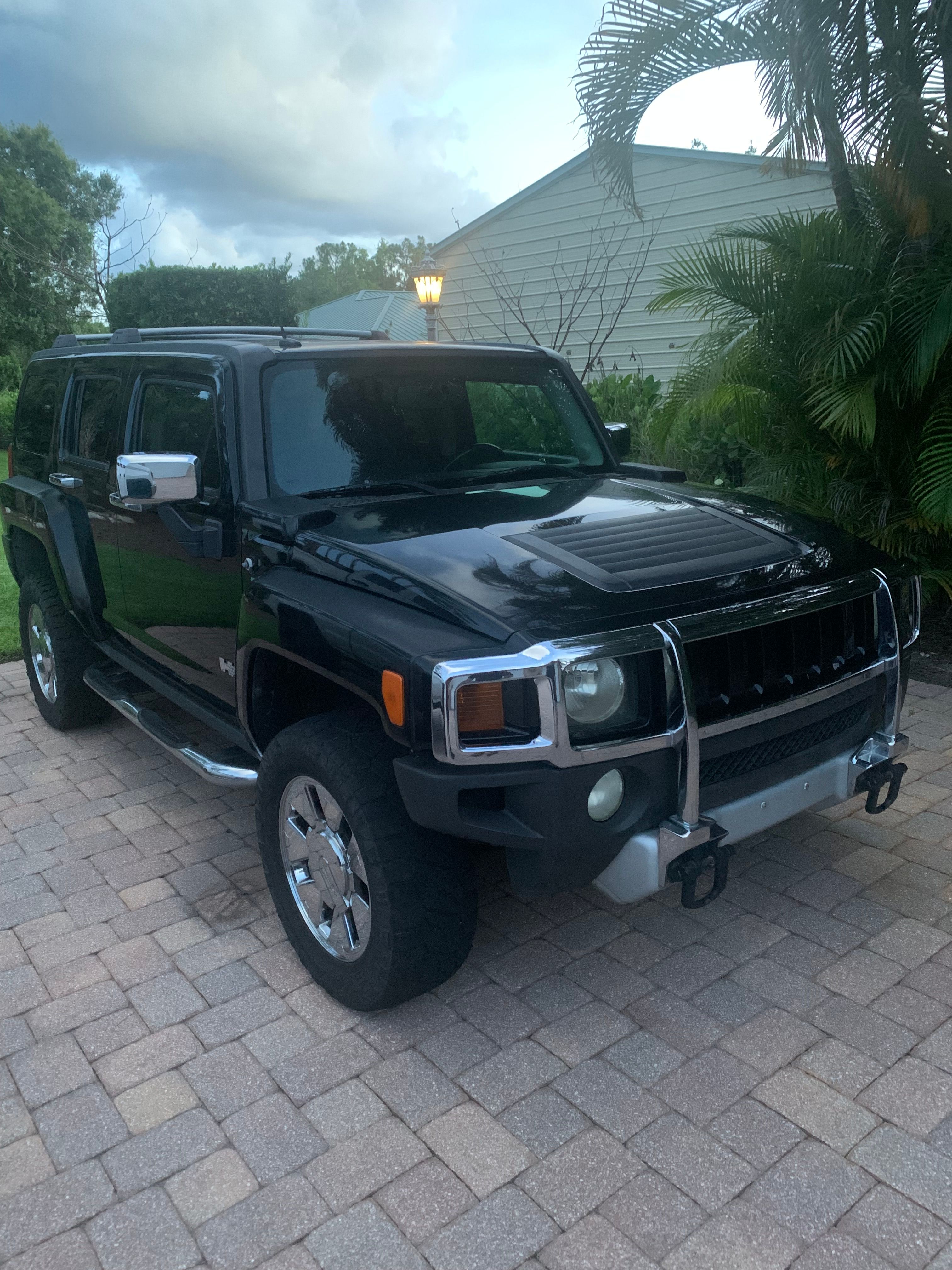 Used 2009 HUMMER H3 AWD/4WD image 5