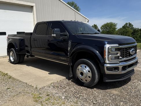 Used 2023 Ford F450 Lariat w/ Lariat Ultimate Package AWD/4WD image 1