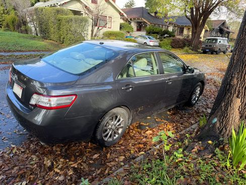 Used 2011 Toyota Camry Hybrid image 6