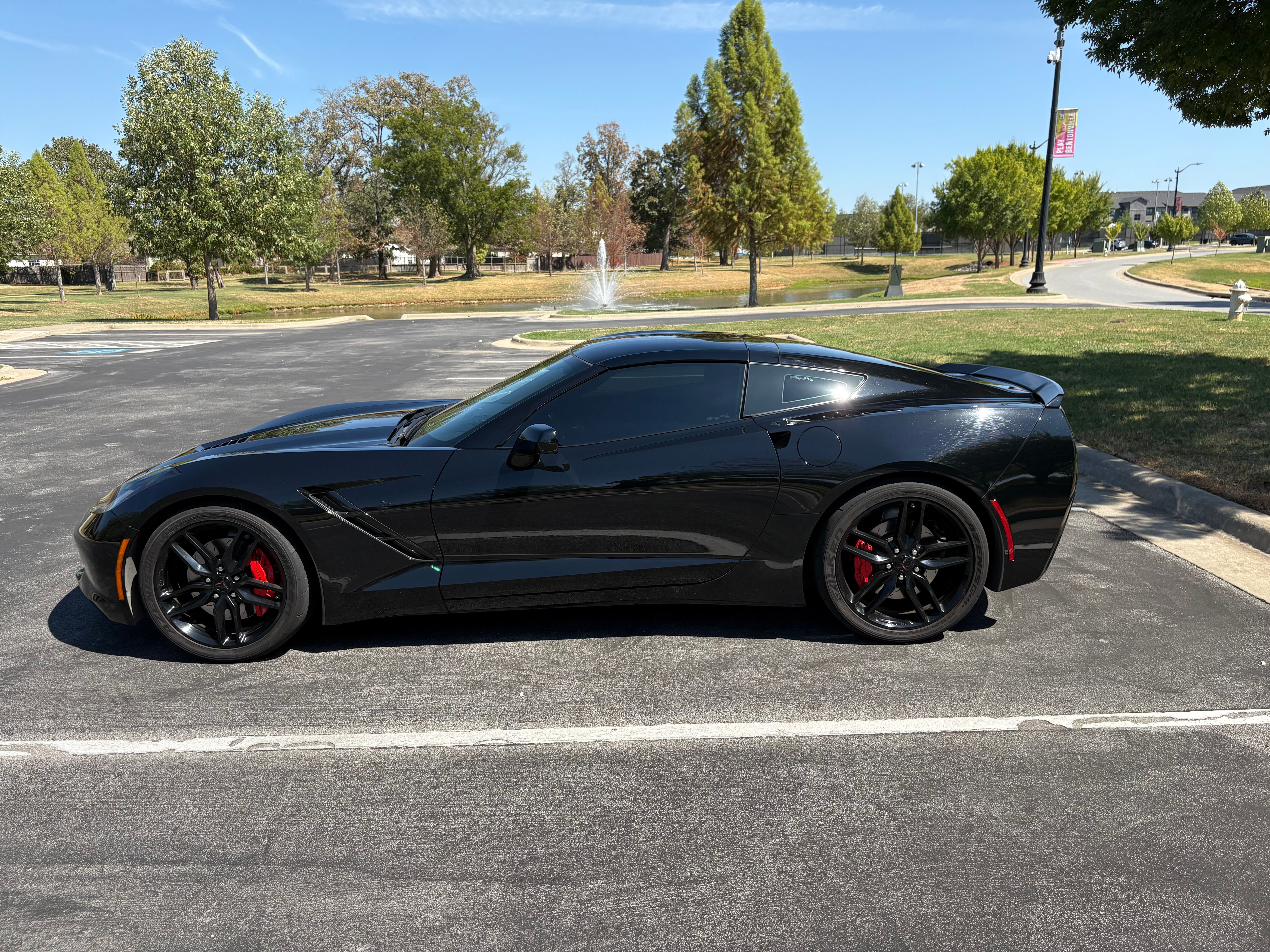 Used 2019 Chevrolet Corvette Stingray Coupe w/ Carbon Flash Badge Package RWD image 12
