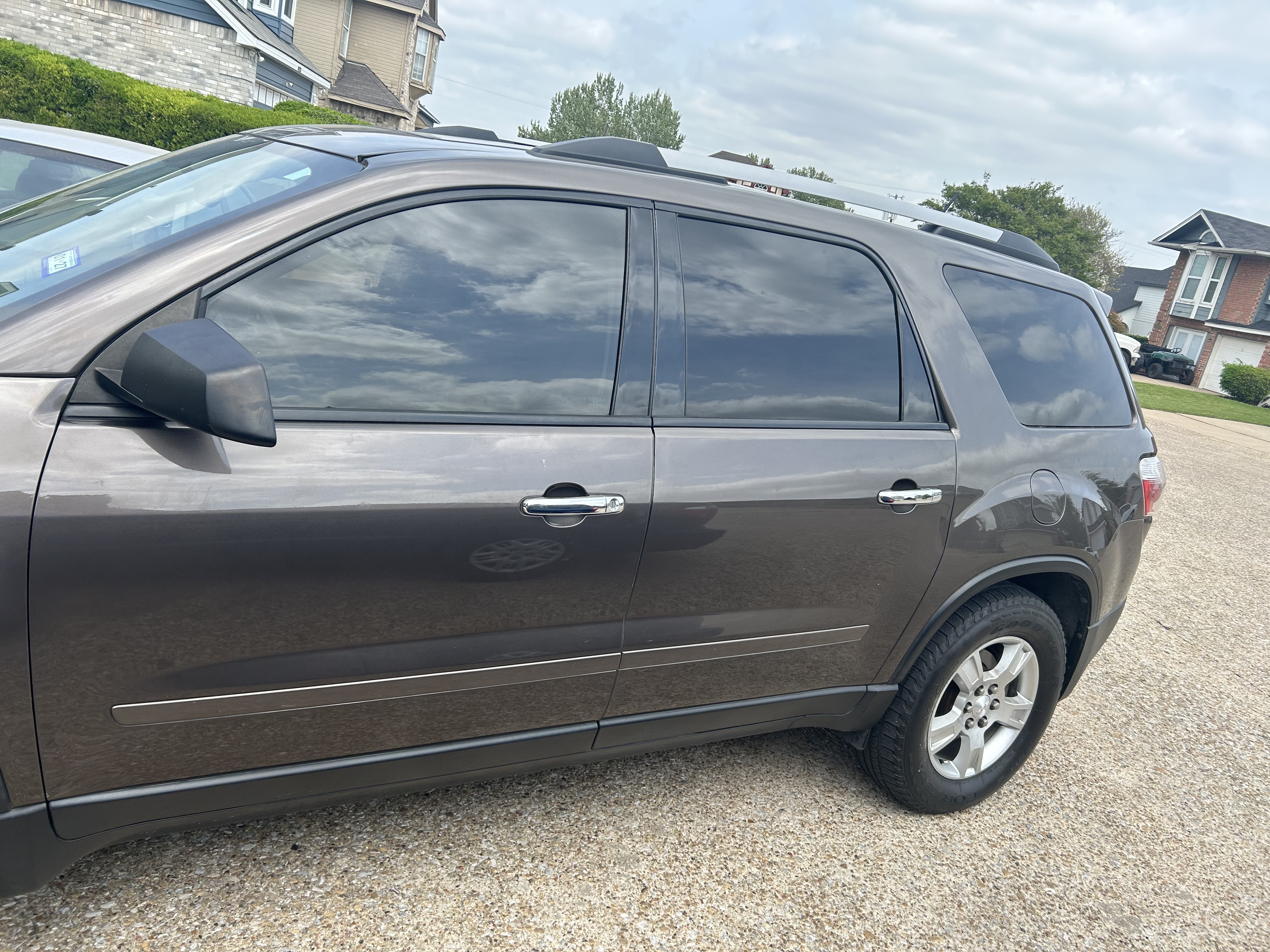 Used 2012 GMC Acadia SLE FWD image 19