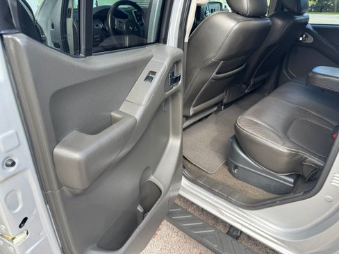 Used 2017 Nissan Frontier PRO-4X w/ Pro-4x Luxury Package image 14