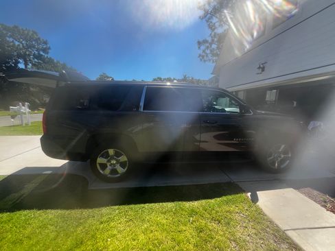Used 2017 Chevrolet Suburban LT AWD/4WD image 11
