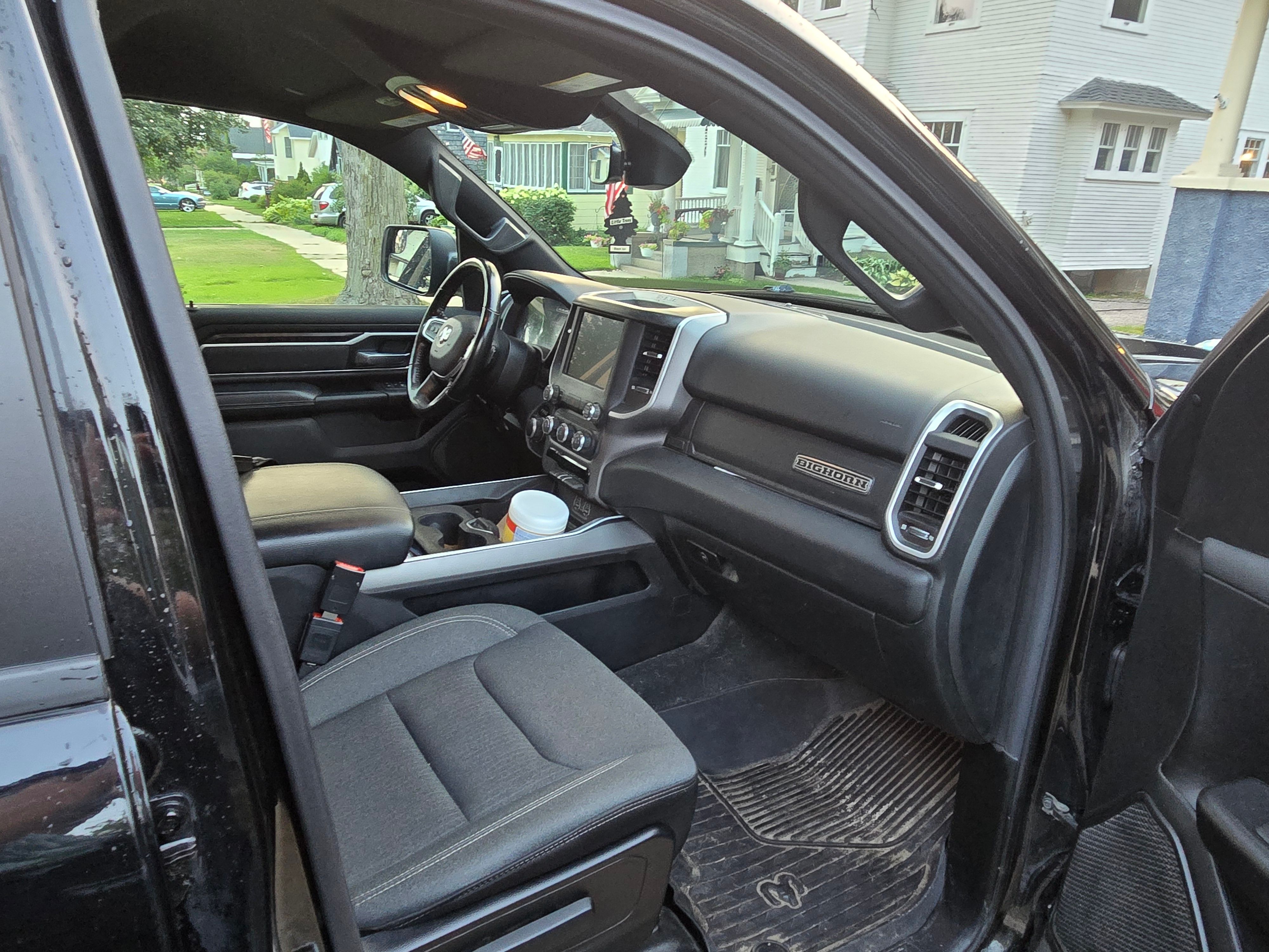Used 2022 RAM 1500 Big Horn AWD/4WD image 6