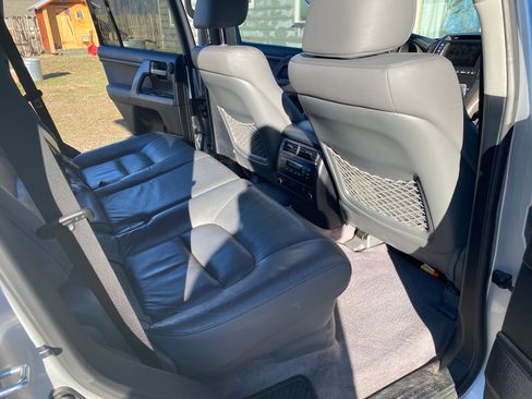 Used 2011 Toyota Land Cruiser w/ Upgrade Pkg image 6