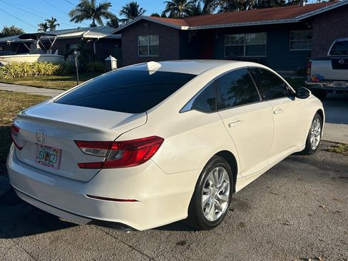 Used 2018 Honda Accord LX image 2