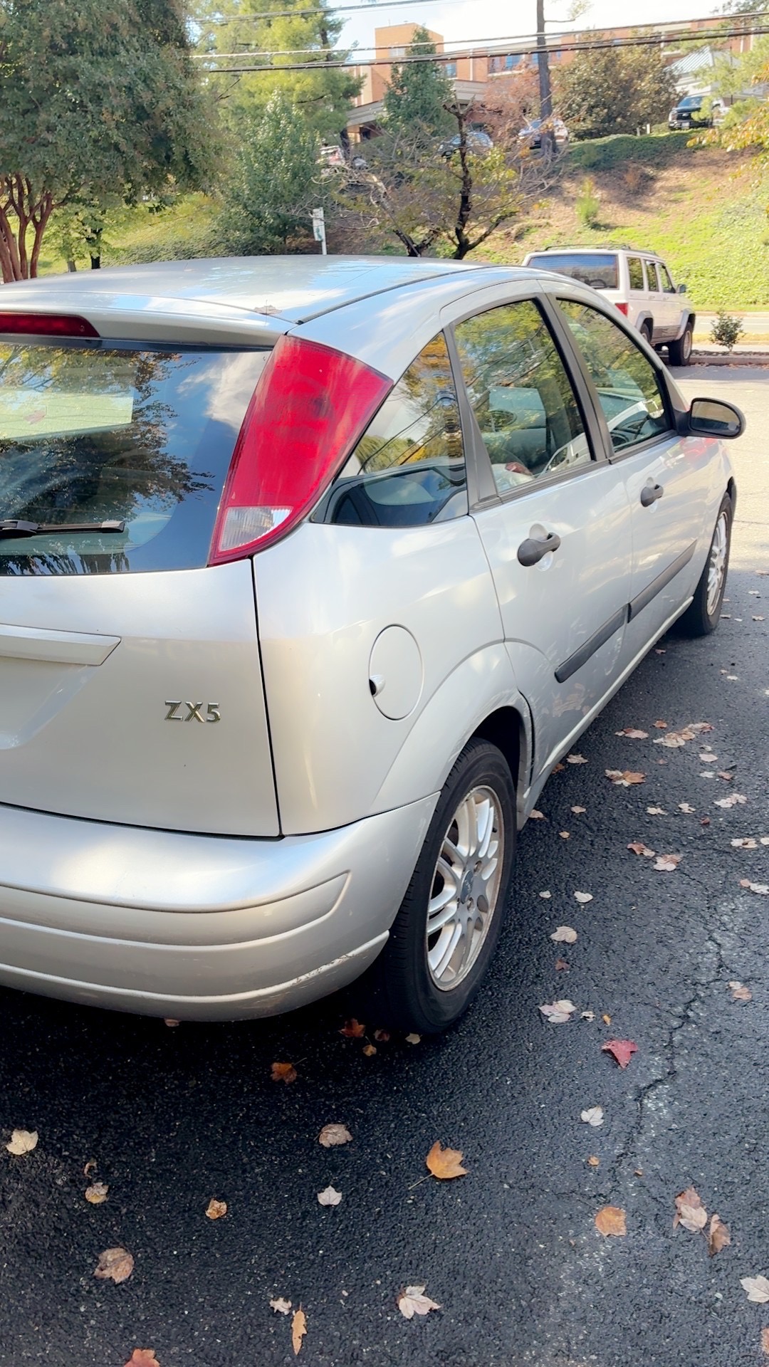 Used 2003 Ford Focus ZX5 Hatchback FWD image 8