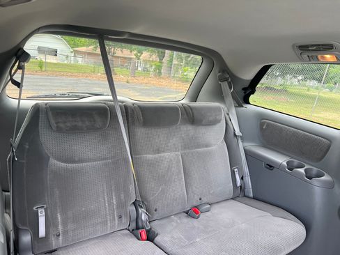 Used 2008 Toyota Sienna FWD image 6