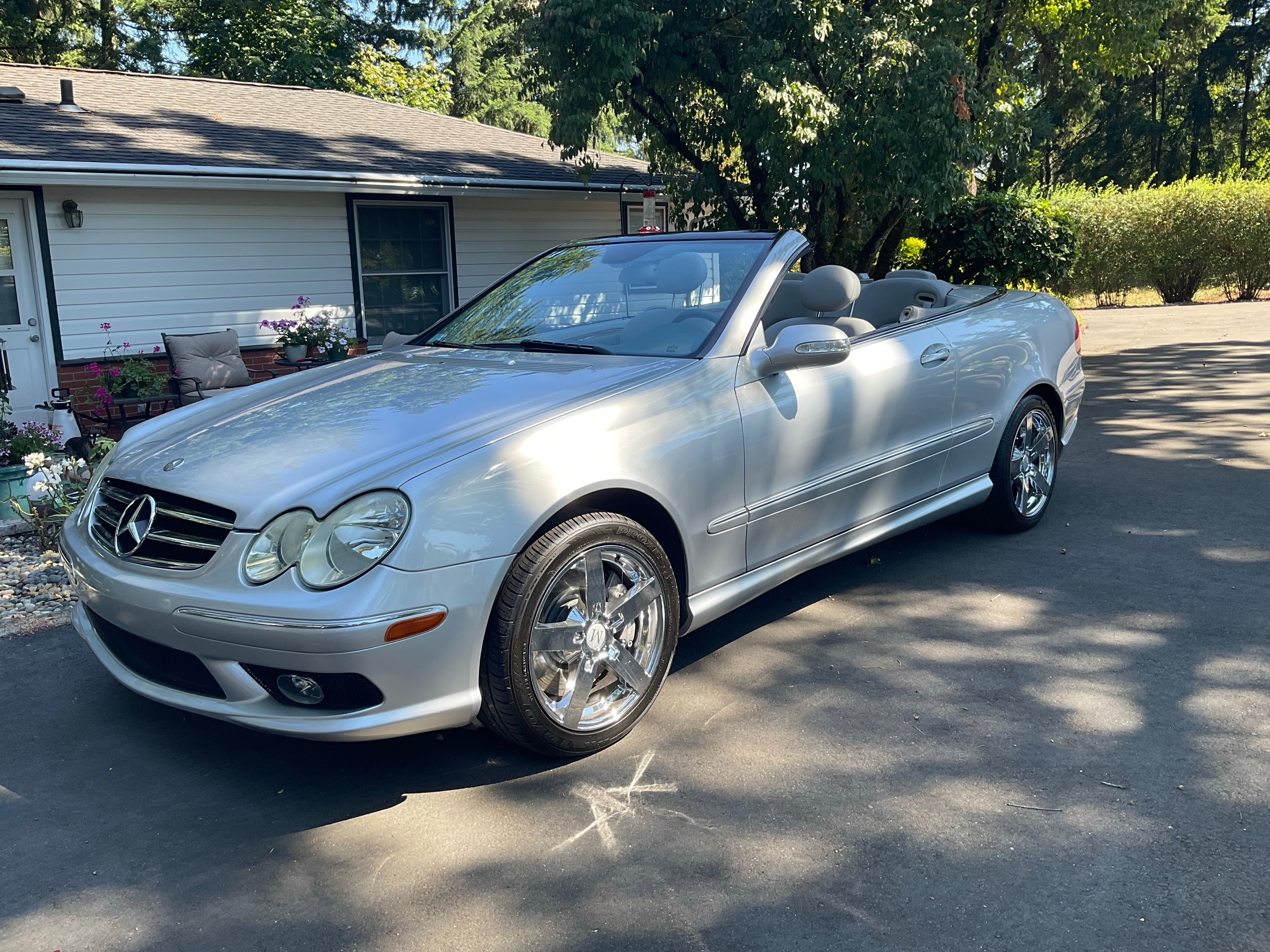 Used 2005 Mercedes-Benz CLK 500 Cabriolet image 2
