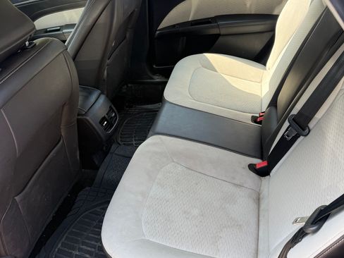Used 2019 Ford Fusion SE w/ Equipment Group 151A FWD image 14