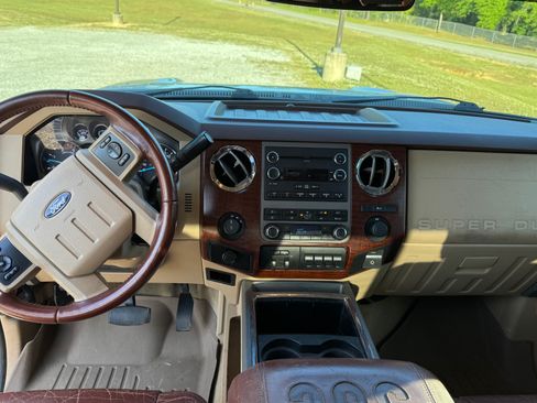 Used 2012 Ford F250 King Ranch w/ King Ranch w/Chrome Pkg AWD/4WD image 12