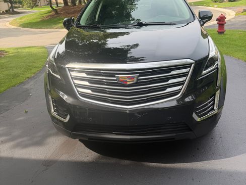 Used 2019 Cadillac XT5 Luxury AWD/4WD image 2
