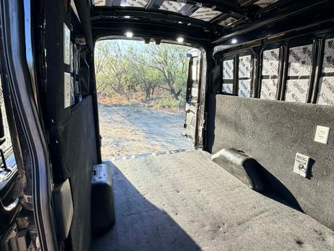 Used 2020 Ford Transit 250 Medium Roof image 27