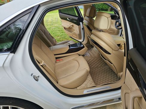 Used 2011 Audi A8 L 4.2 image 6