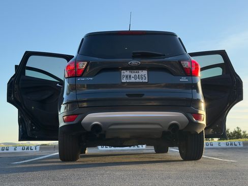 Used 2019 Ford Escape SE image 13