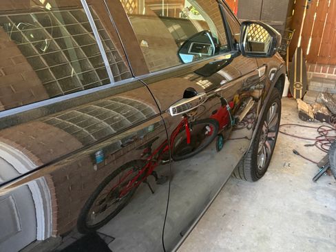 Used 2017 Land Rover Discovery Sport HSE Luxury image 17