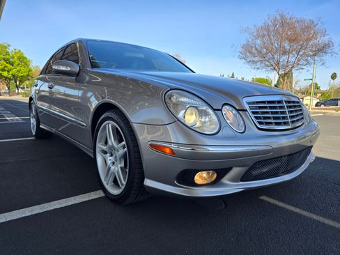Used 2005 Mercedes-Benz E 500 Sedan image 16