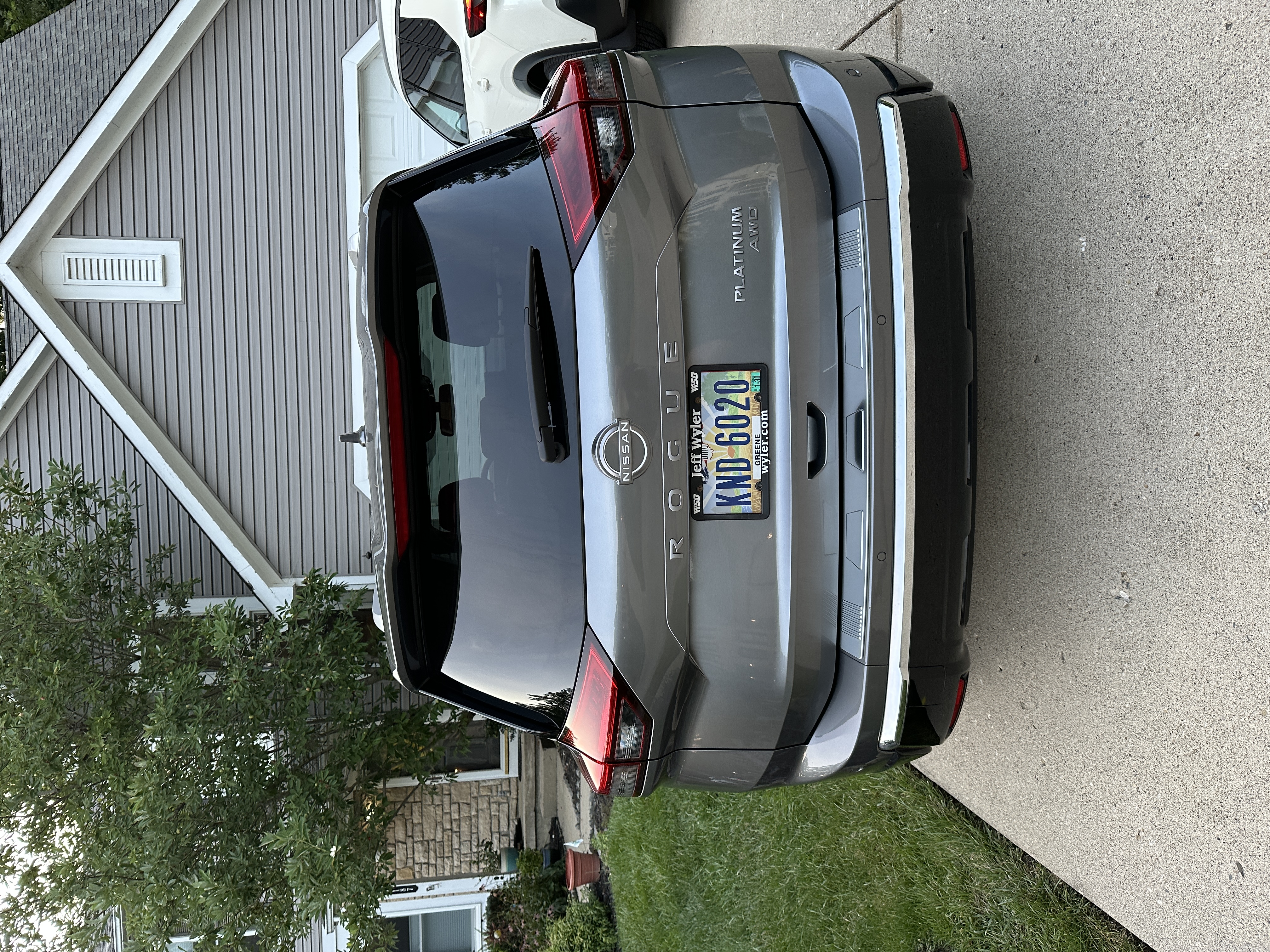 Used 2024 Nissan Rogue Platinum w/ Platinum Premium Package AWD/4WD image 6