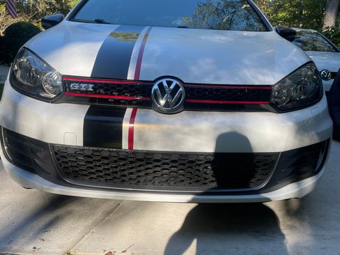 Used 2010 Volkswagen GTI 4-Door image 12