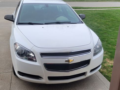 Used 2010 Chevrolet Malibu LS image 9