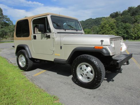 Used 1995 Jeep Wrangler Rio Grande AWD/4WD image 4