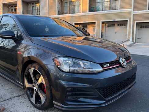 Used 2018 Volkswagen GTI S image 4
