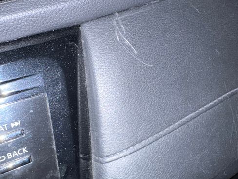 Used 2017 Nissan Rogue SV image 30