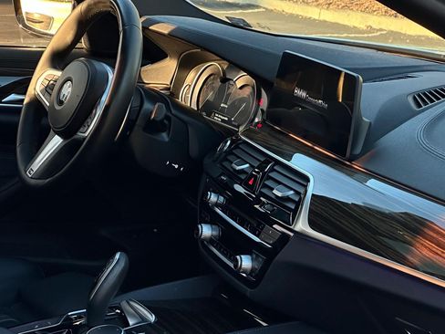 Used 2018 BMW 530e image 29