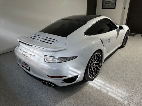 Used 2015 Porsche 911 4 Coupe image 8