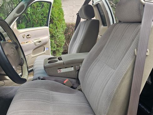 Used 2000 Toyota Tundra SR5 image 9