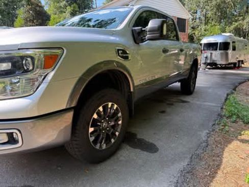 Used 2018 Nissan Titan PRO-4X AWD/4WD image 1