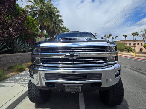 Used 2018 Chevrolet Silverado 2500 LTZ w/ Duramax Plus Package image 2