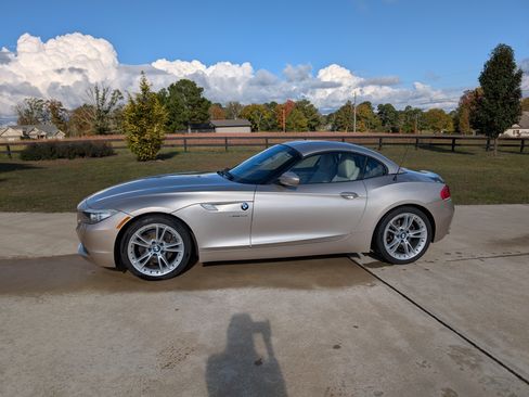Used 2009 BMW Z4 sDrive30i image 8
