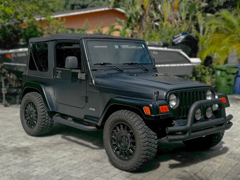 Used 2006 Jeep Wrangler X w/ Jeep 65th Anniversary Edition image 2