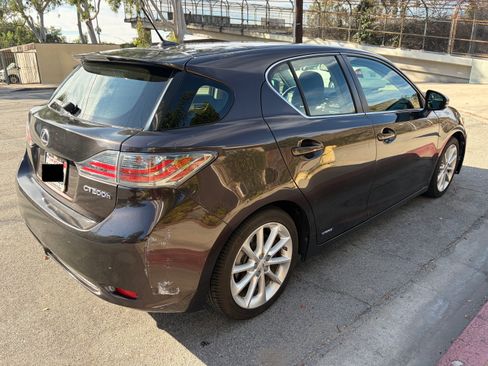 Used 2012 Lexus CT 200h Premium w/ Leather Pkg image 9