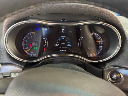 Used 2015 Jeep Grand Cherokee Altitude image 14