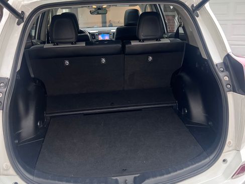 Used 2018 Toyota RAV4 Limited image 15