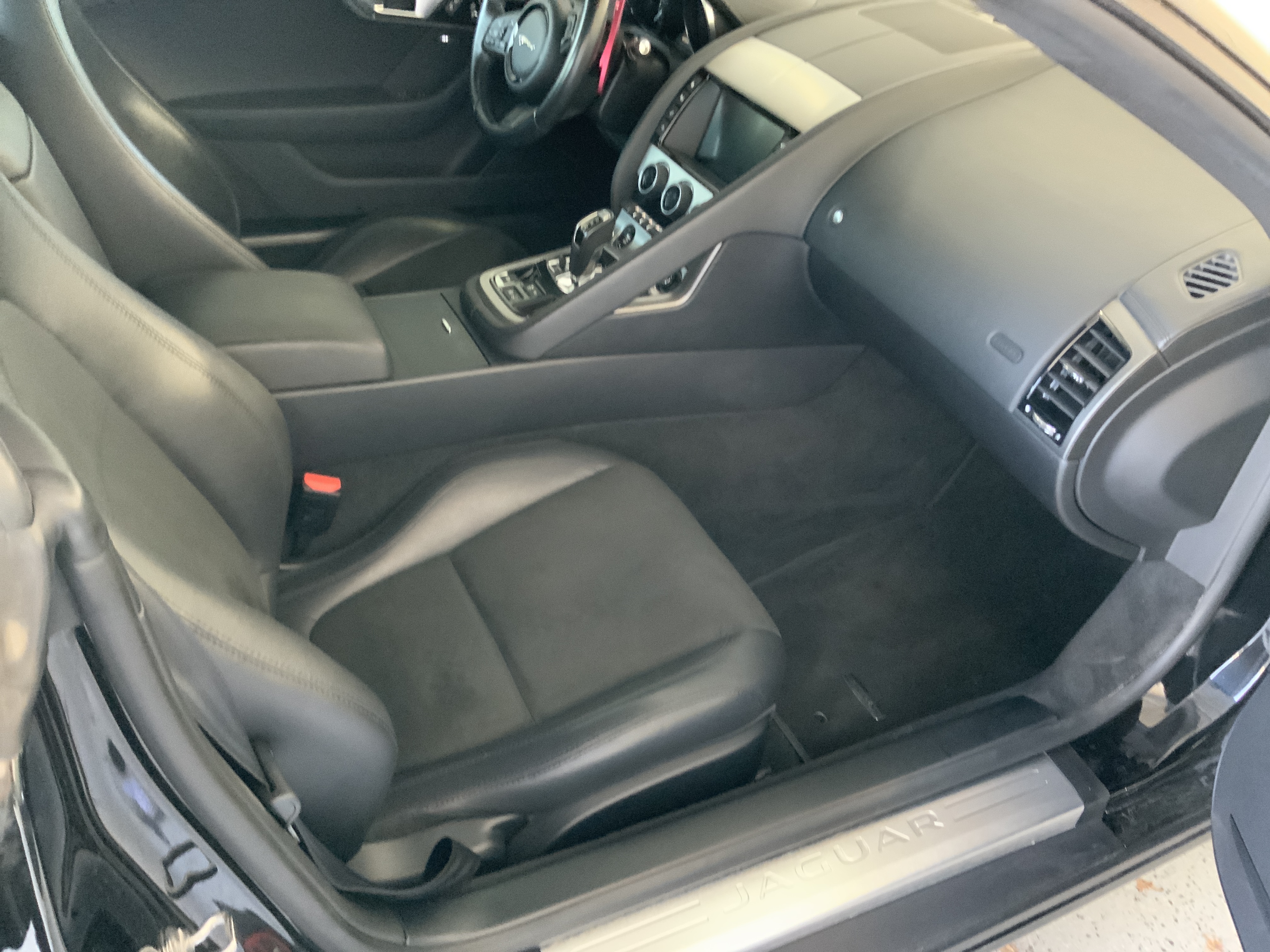 Used 2016 Jaguar F-TYPE Coupe RWD image 13