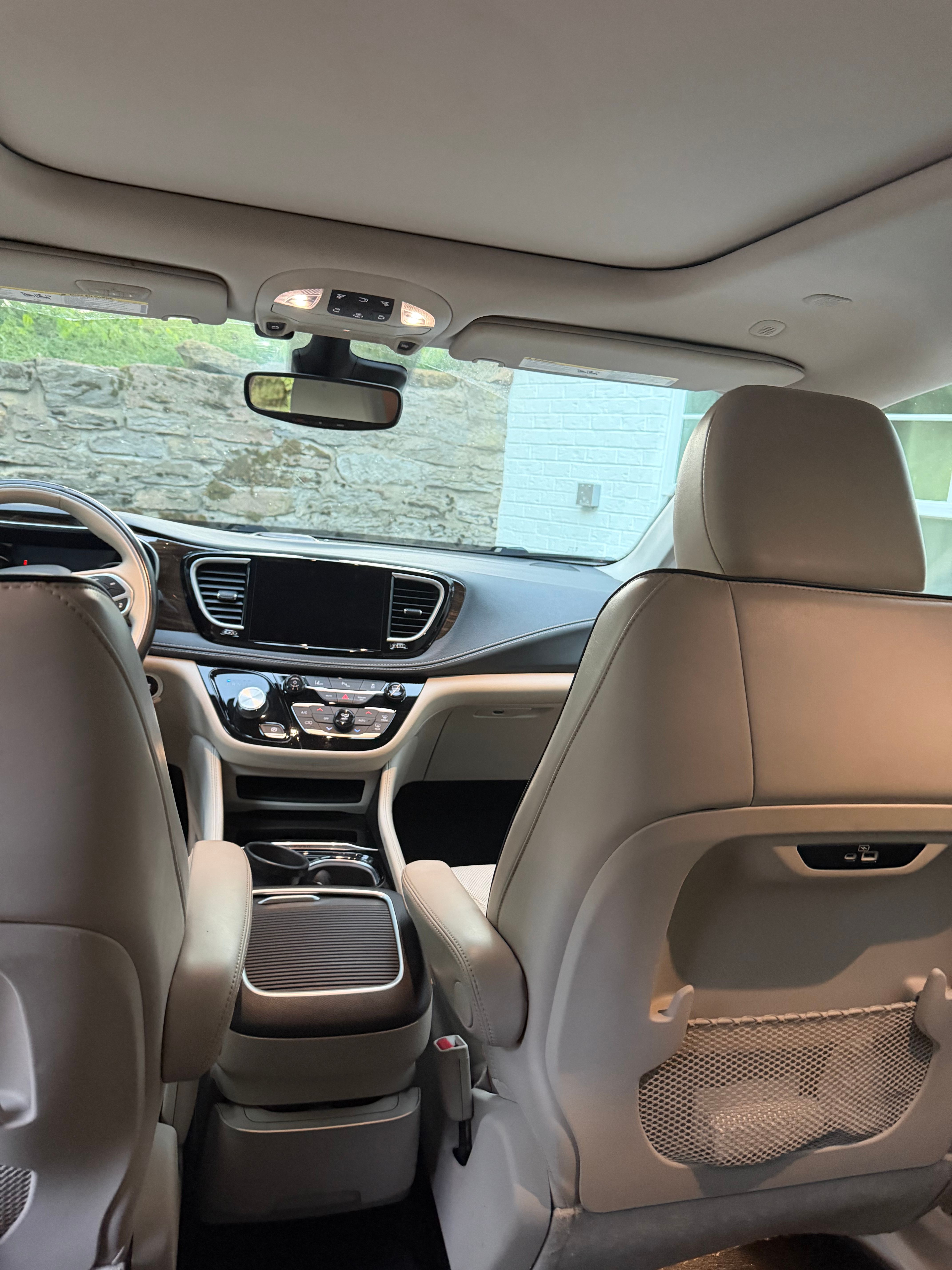 Used 2021 Chrysler Pacifica Limited FWD image 15