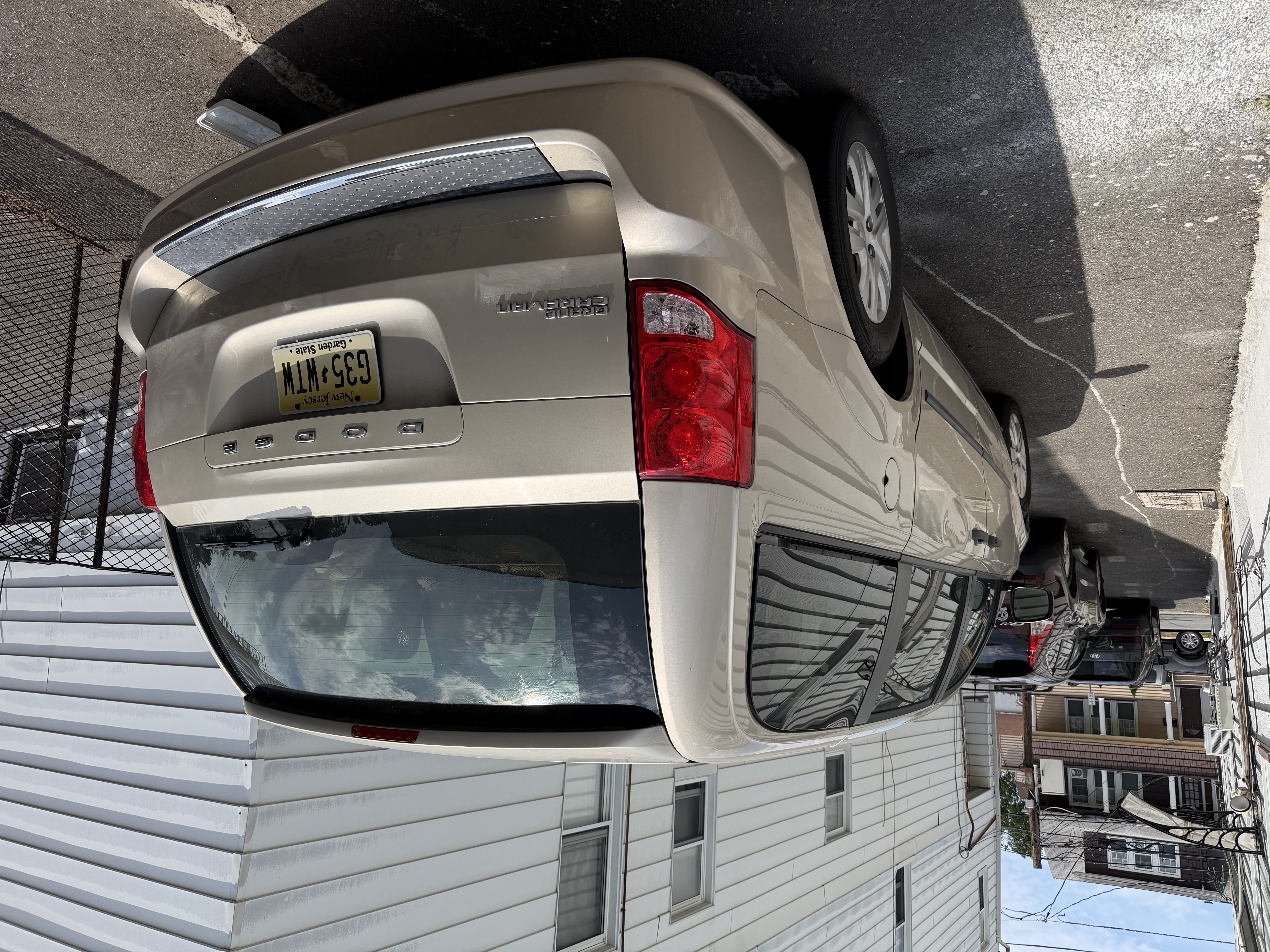 Used 2015 Dodge Grand Caravan American Value Package FWD image 5