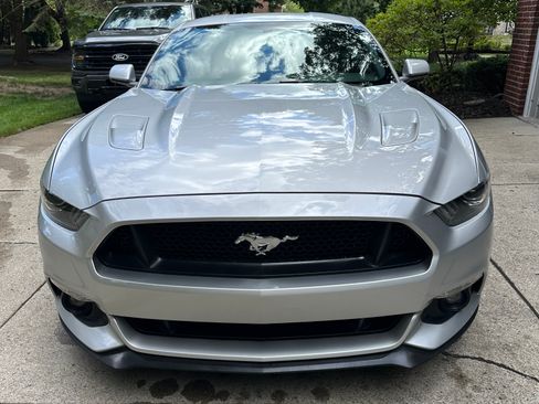 Used 2016 Ford Mustang GT Premium RWD image 10