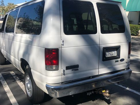 Used 2012 Ford E-350 and Econoline 350 XLT image 5